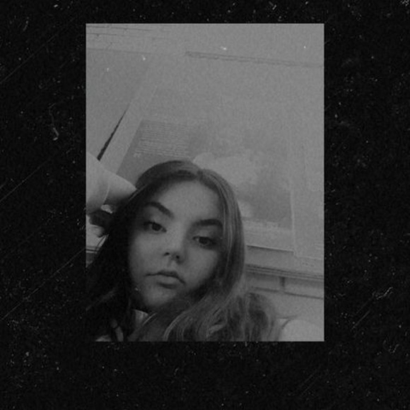 Meet your Posher, Ashlee - Picture 1 of 1